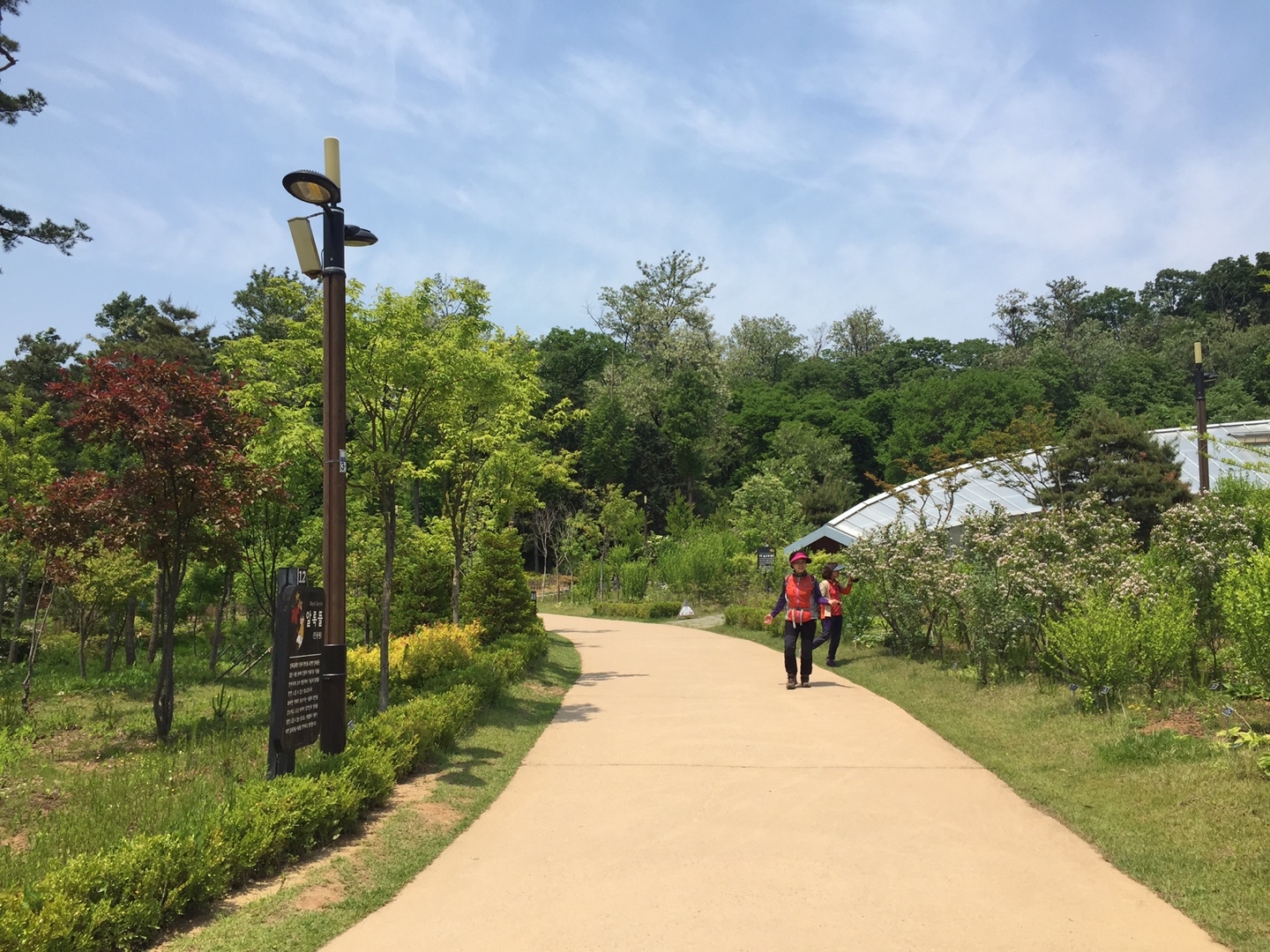 사용자 업로드 이미지